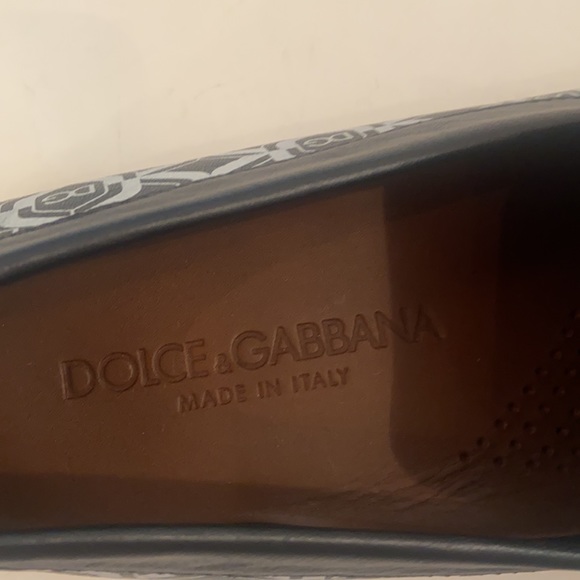 Black and Grey - Picture 3 of 3